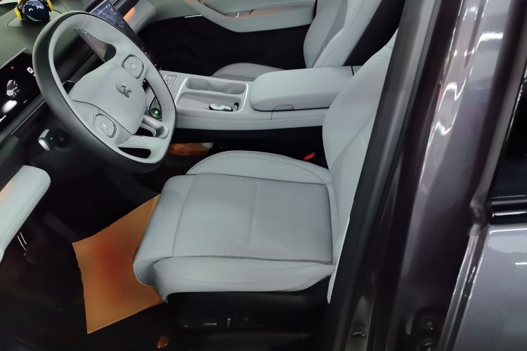 Used Nio ES6 2024 75 kWh Left Front Seat