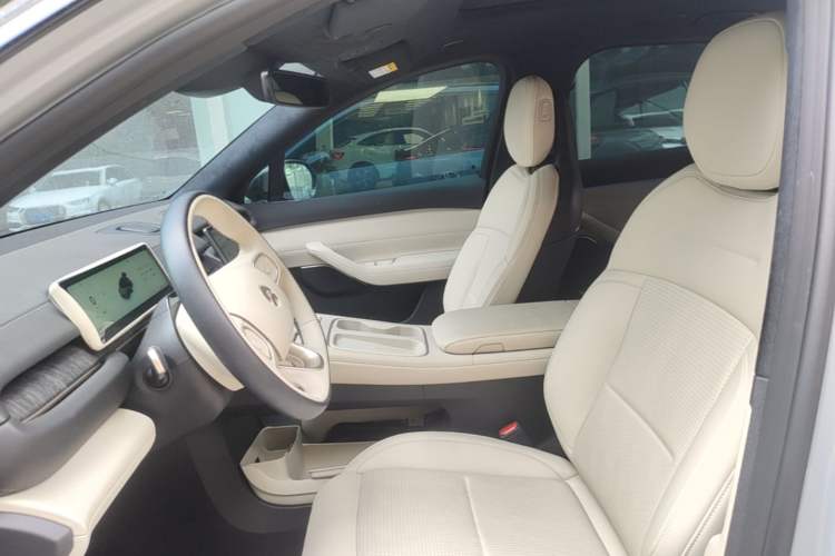Used Nio ES6 2024 75 kWh Left Front Seat
