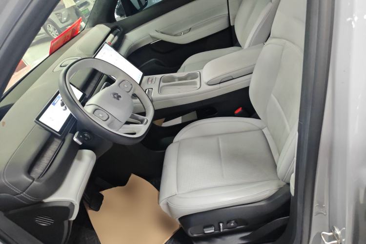 Used Nio ES6 2024 75 kWh Left Front Seat