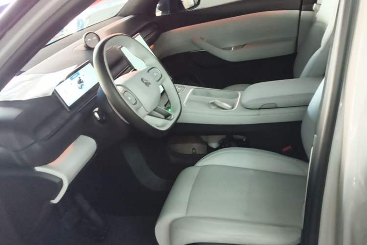 Used Nio ES6 2024 75 kWh Left Front Seat