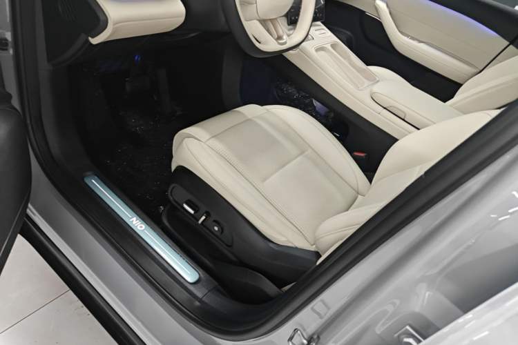 Used Nio ES6 2024 75 kWh Left Front Seat