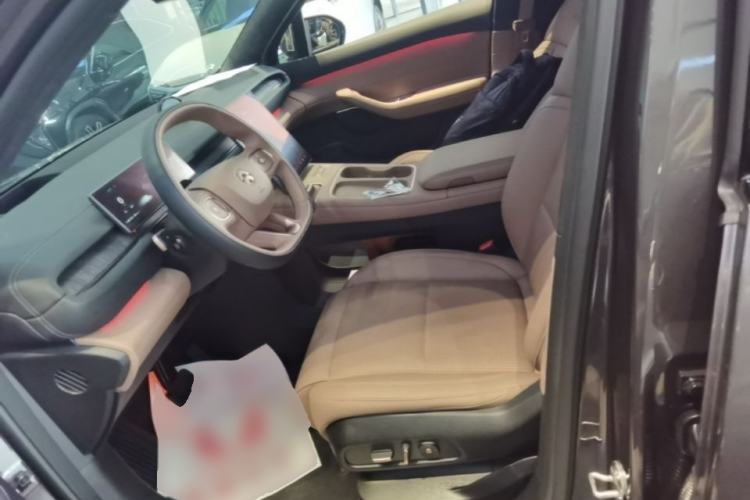 Used Nio ES6 2024 75 kWh Left Front Seat