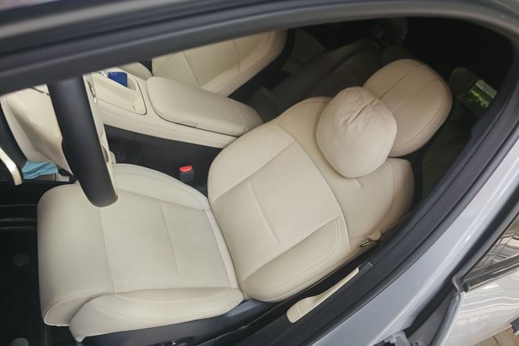 Used Nio ES6 2024 75 kWh Left Front Seat