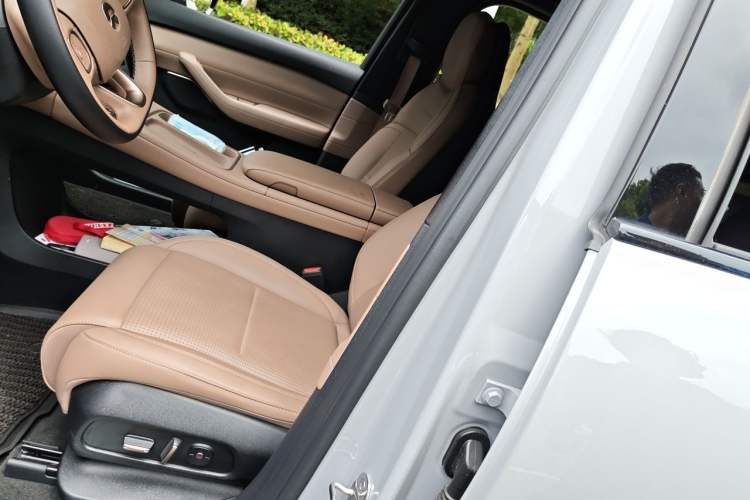 Used Nio ES6 2024 75 kWh Left Front Seat