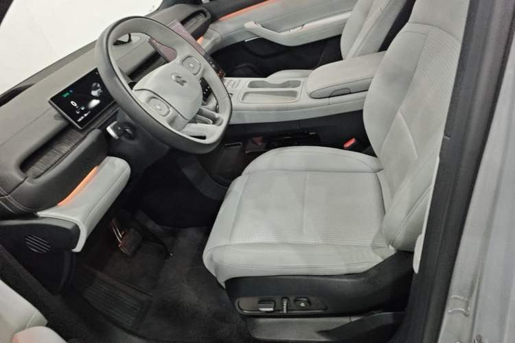 Used Nio ES6 2024 75 kWh Left Front Seat
