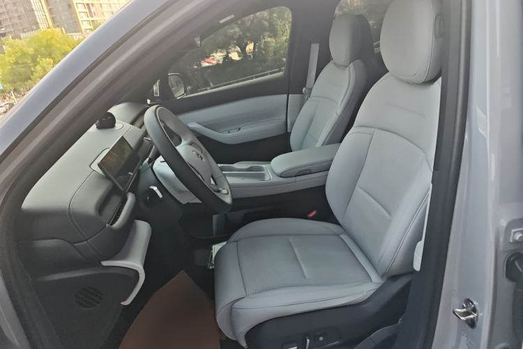 Used Nio ES6 2024 75 kWh Left Front Seat