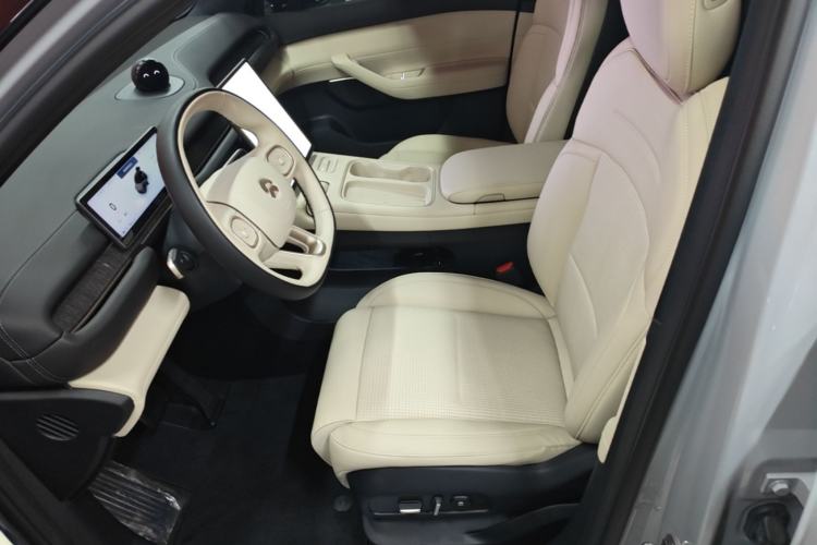 Used Nio ES6 2024 75 kWh Left Front Seat