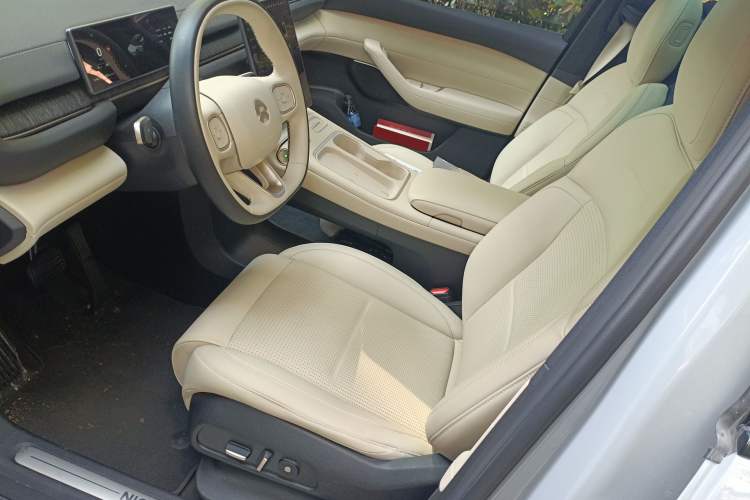 Used Nio ES6 2024 75 kWh Left Front Seat