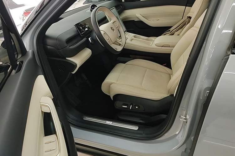 Used Nio ES6 2024 75 kWh Left Front Seat