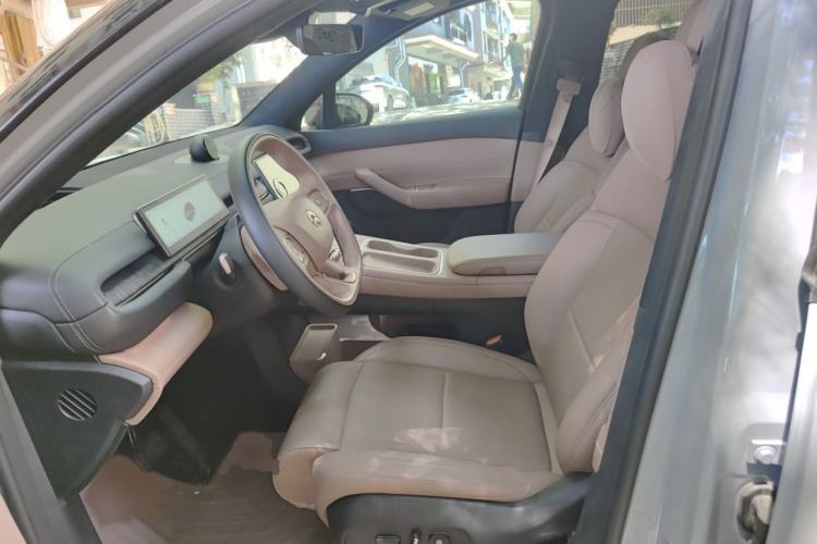 Used Nio ES6 2024 75 kWh Left Front Seat
