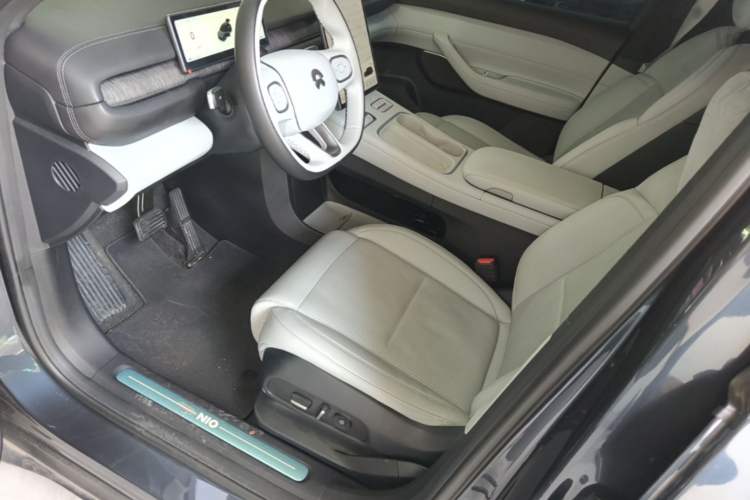 Used Nio ES6 2024 75 kWh Left Front Seat