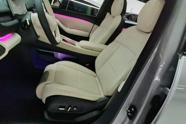 Used Nio ES6 2024 75 kWh Left Front Seat