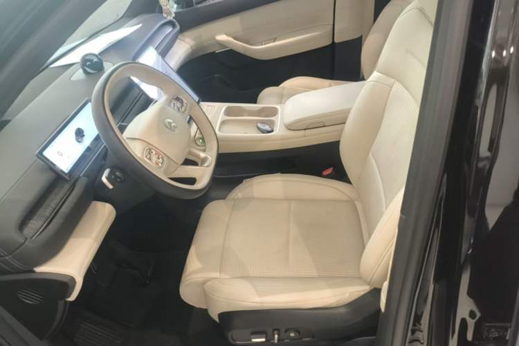 Used Nio ES6 2024 75 kWh Left Front Seat