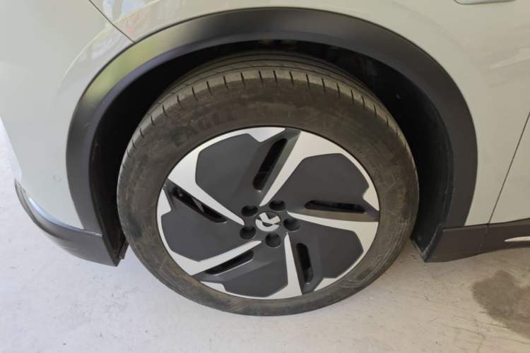 Used Nio ES6 2024 75 kWh Left Front Wheel Hub