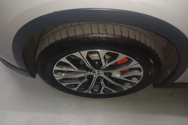 Used Nio ES6 2024 75 kWh Left Front Wheel Hub