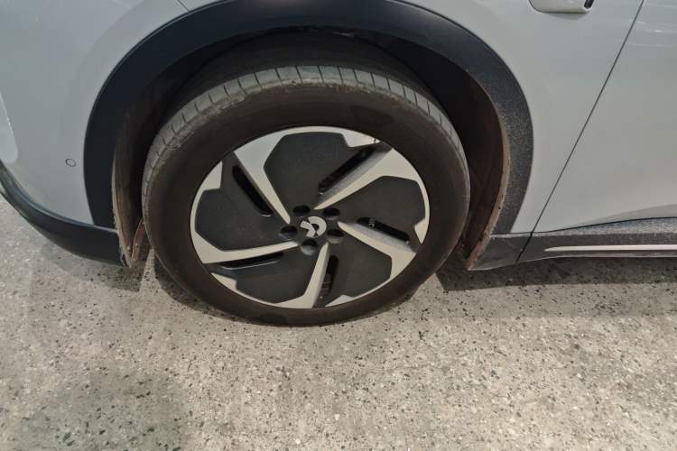 Used Nio ES6 2024 75 kWh Left Front Wheel Hub