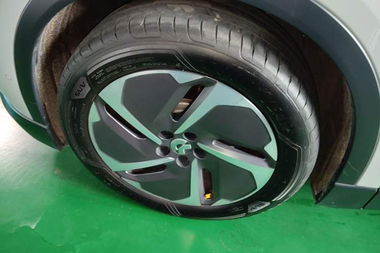 Used Nio ES6 2024 75 kWh Left Front Wheel Hub