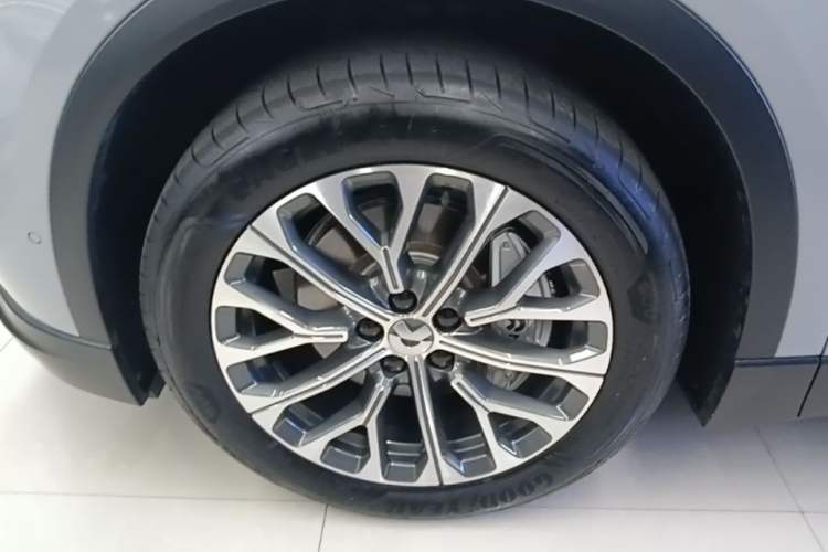 Used Nio ES6 2024 75 kWh Left Front Wheel Hub