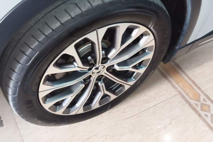 Used Nio ES6 2024 75 kWh Left Front Wheel Hub
