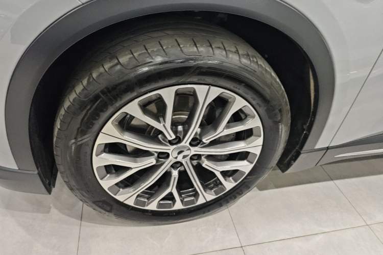 Used Nio ES6 2024 75 kWh Left Front Wheel Hub