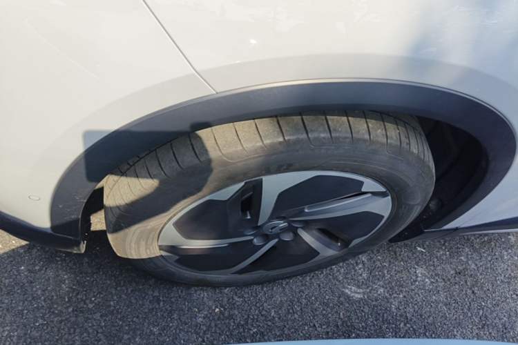 Used Nio ES6 2024 75 kWh Left Front Wheel Hub