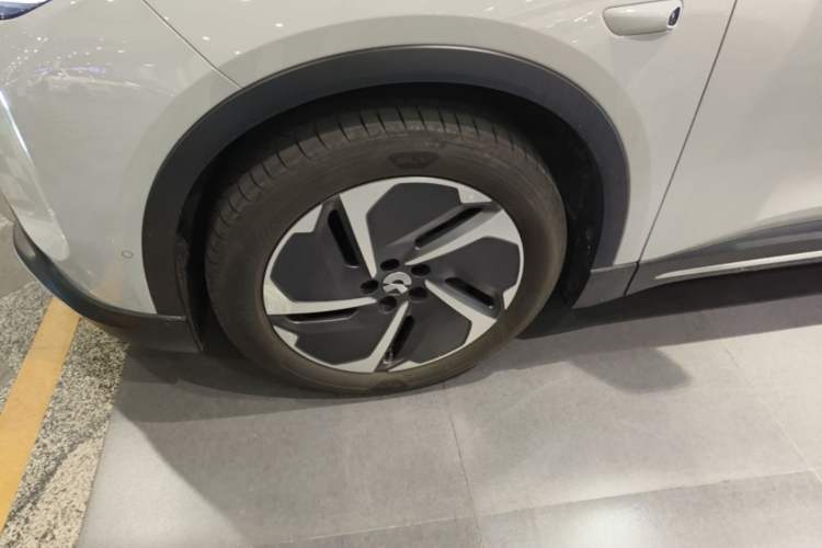 Used Nio ES6 2024 75 kWh Left Front Wheel Hub