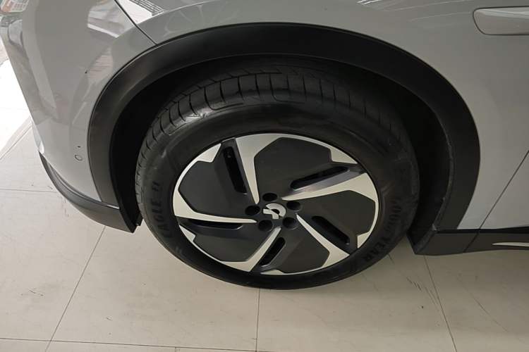 Used Nio ES6 2024 75 kWh Left Front Wheel Hub