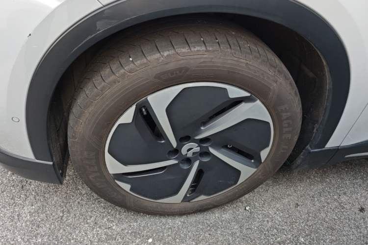 Used Nio ES6 2024 75 kWh Left Front Wheel Hub