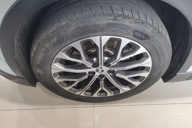 Used Nio ES6 2024 75 kWh Left Front Wheel Hub