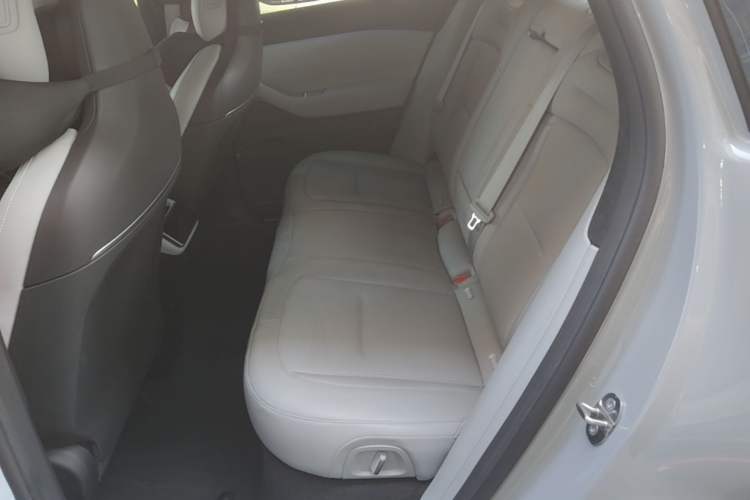 Used Nio ES6 2024 75 kWh Left Rear Seat
