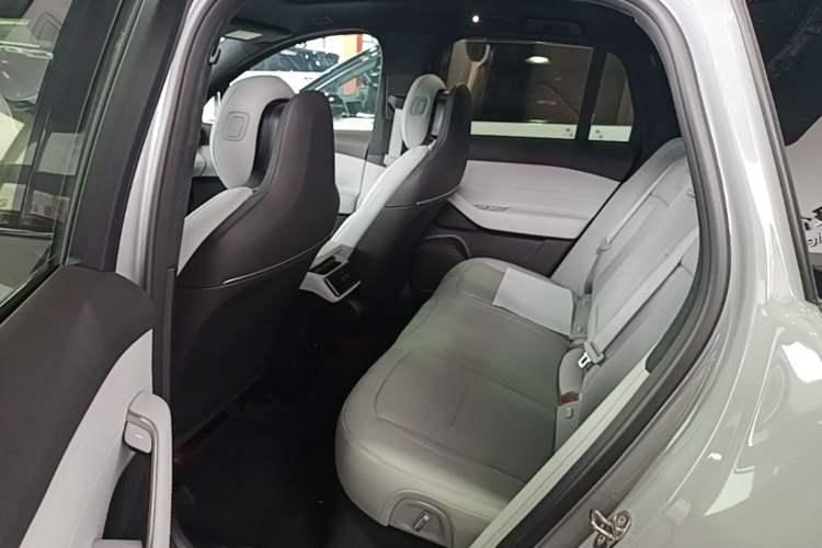 Used Nio ES6 2024 75 kWh Left Rear Seat