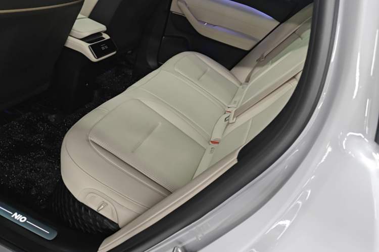 Used Nio ES6 2024 75 kWh Left Rear Seat