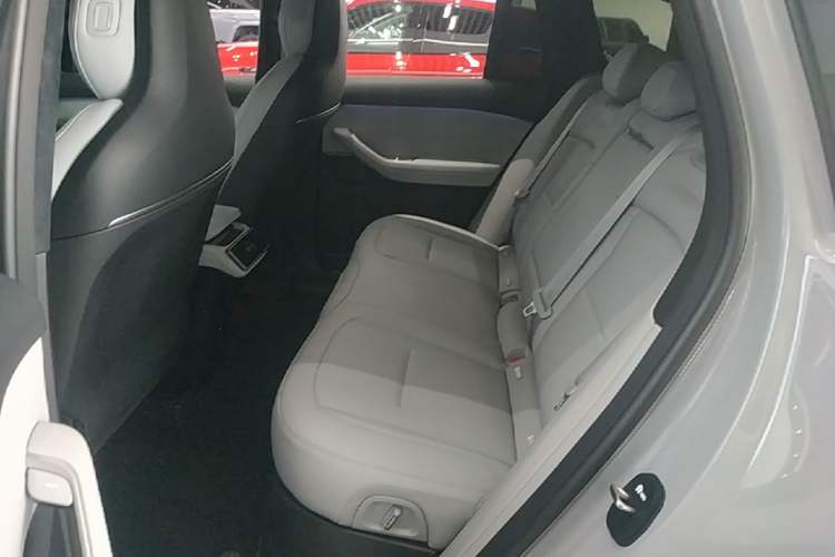 Used Nio ES6 2024 75 kWh Left Rear Seat