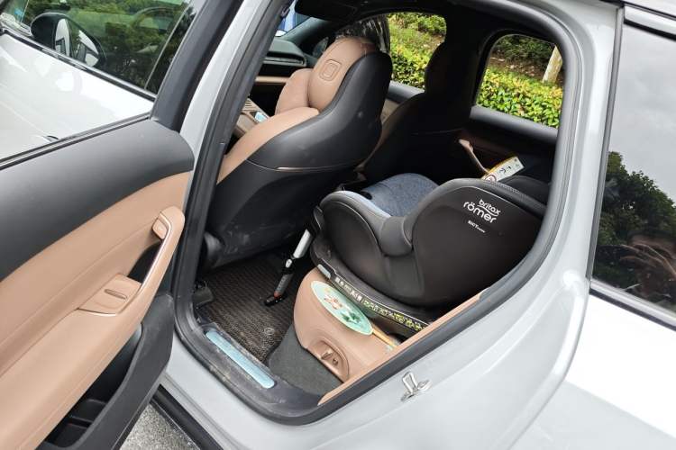 Used Nio ES6 2024 75 kWh Left Rear Seat