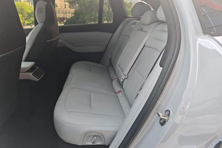Used Nio ES6 2024 75 kWh Left Rear Seat