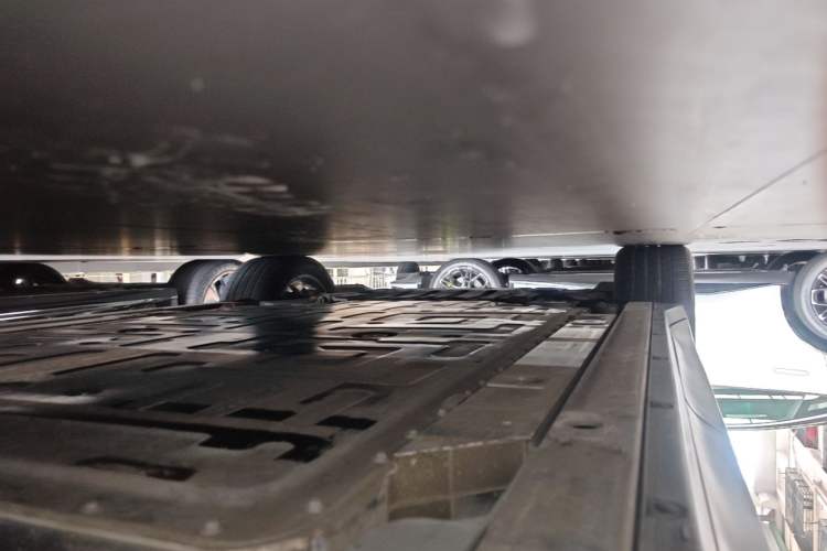 Used Nio ES6 2024 75 kWh Left Side Sill
