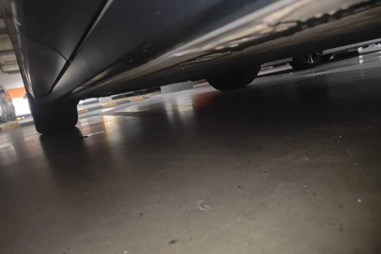 Used Nio ES6 2024 75 kWh Left Side Sill