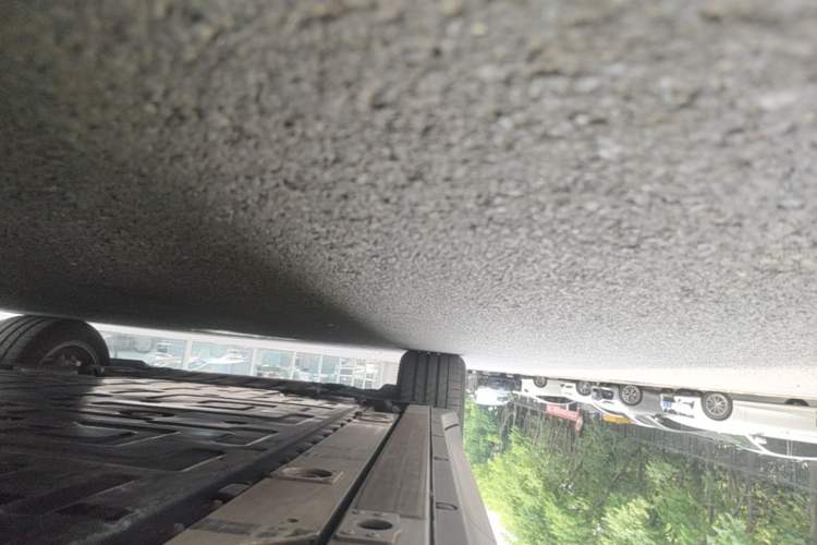 Used Nio ES6 2024 75 kWh Left Side Sill