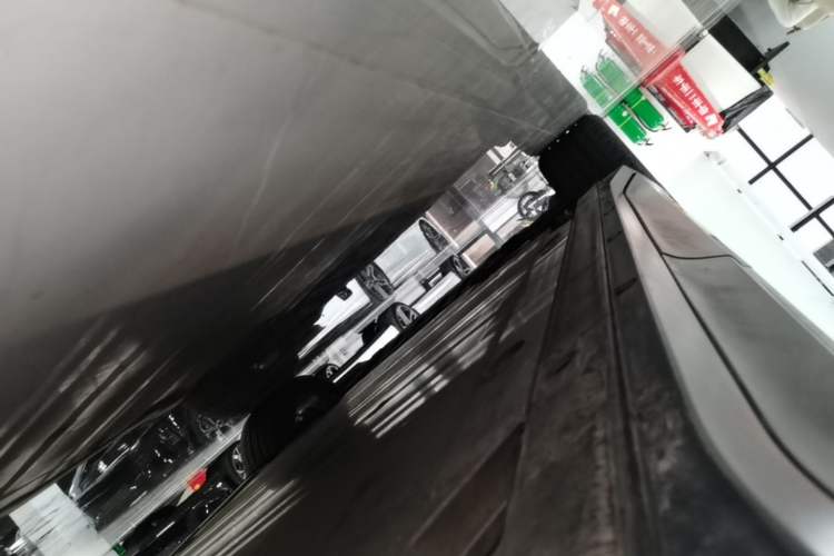 Used Nio ES6 2024 75 kWh Left Side Sill