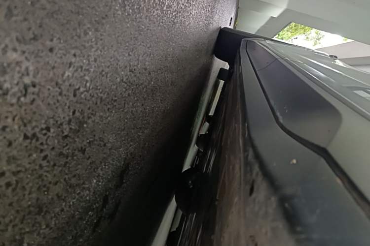 Used Nio ES6 2024 75 kWh Left Side Sill