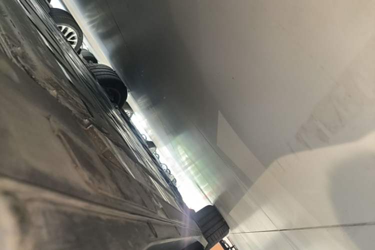 Used Nio ES6 2024 75 kWh Left Side Sill