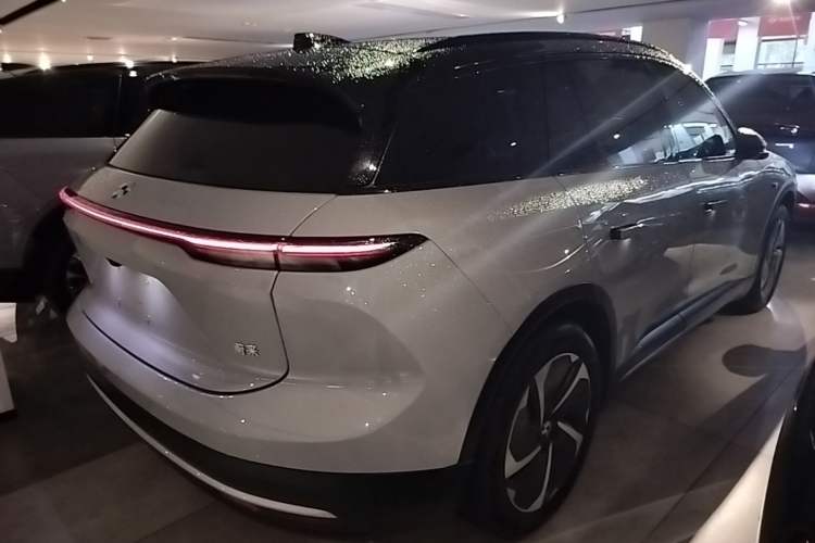 Used Nio ES6 2024 75 kWh Rear Right 45 Deg