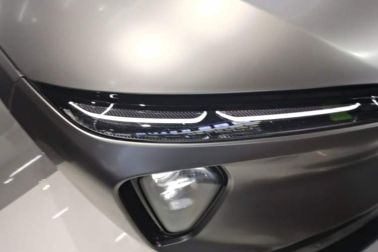Used Nio ES6 2024 75 kWh Right Front Headlight