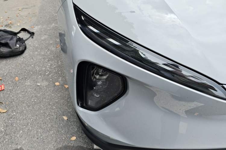 Used Nio ES6 2024 75 kWh Right Front Headlight