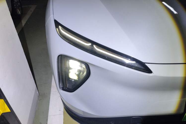 Used Nio ES6 2024 75 kWh Right Front Headlight