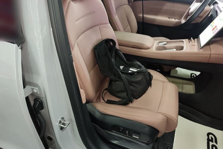 Used Nio ES6 2024 75 kWh Right Front Seat