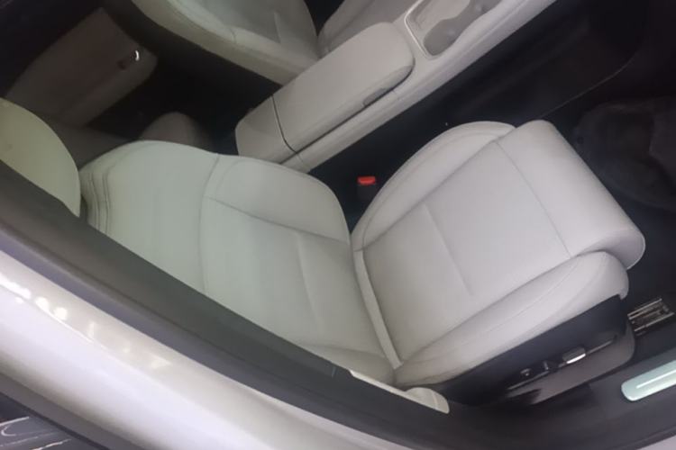 Used Nio ES6 2024 75 kWh Right Front Seat