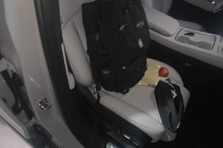 Used Nio ES6 2024 75 kWh Right Front Seat
