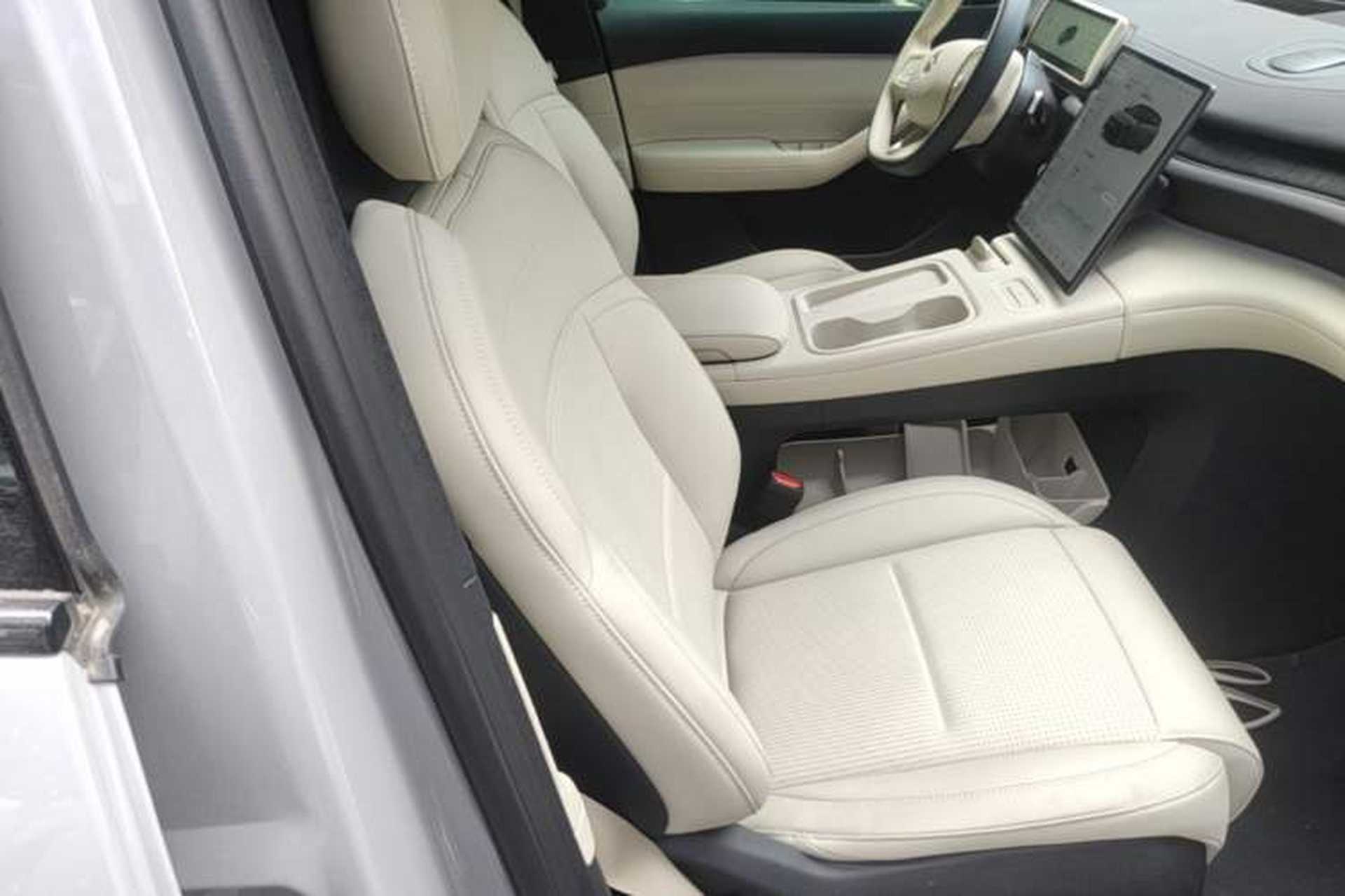 Used Nio ES6 2024 75 kWh Right Front Seat