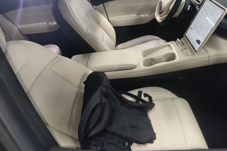 Used Nio ES6 2024 75 kWh Right Front Seat